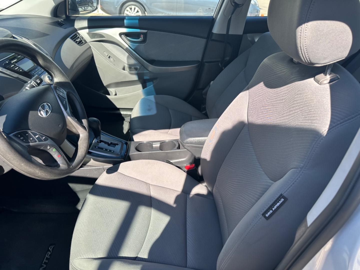 2013 SILVER /GRAY Hyundai Elantra (KMHDH4AE2DU) , AUTOMATIC transmission, located at 2001 E. Lancaster, Ft. Worth, 76103, (817) 336-7000, 32.746181, -97.301018 - Photo#8